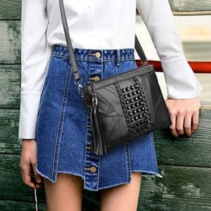 Kbh Black Tassel crossbody bag - Black